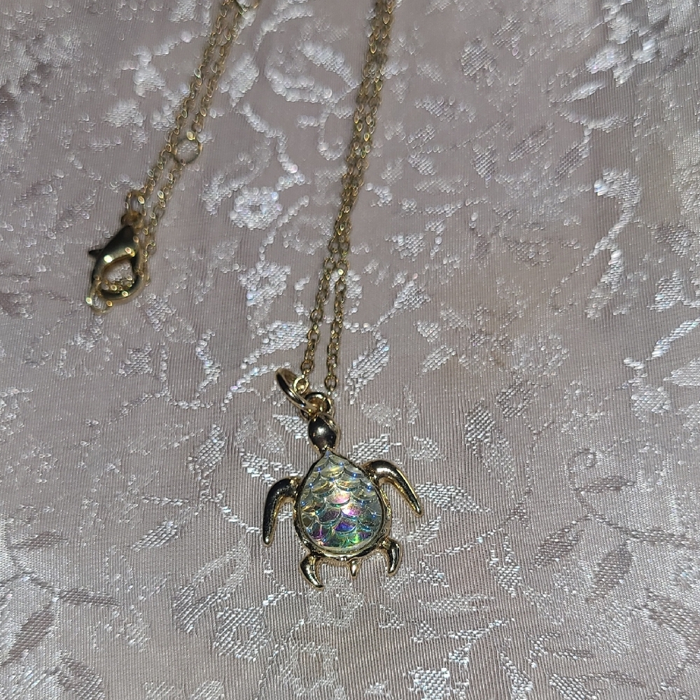 Gold Toned Turtle Pendant Necklace